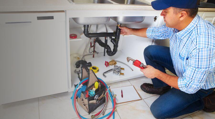 Expert burst pipe repair services in Mouthcard, KY